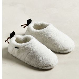 UO Allover Sherpa Slipper